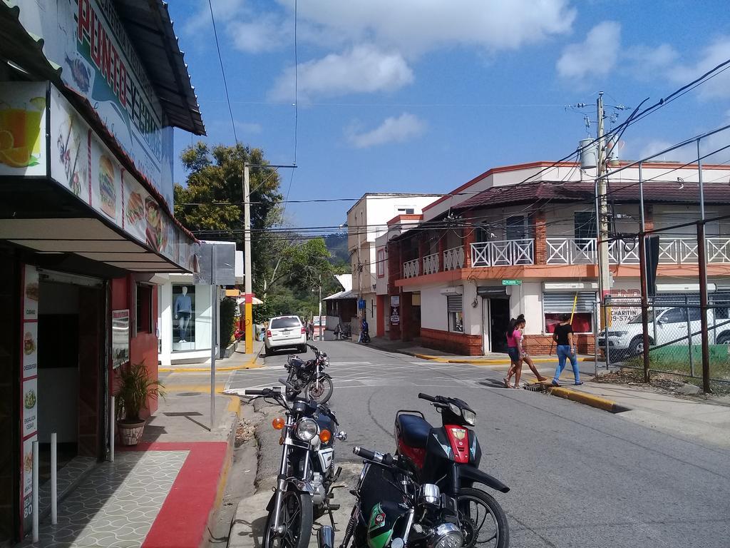 Hostel Quintonido ハラバコア エクステリア 写真
